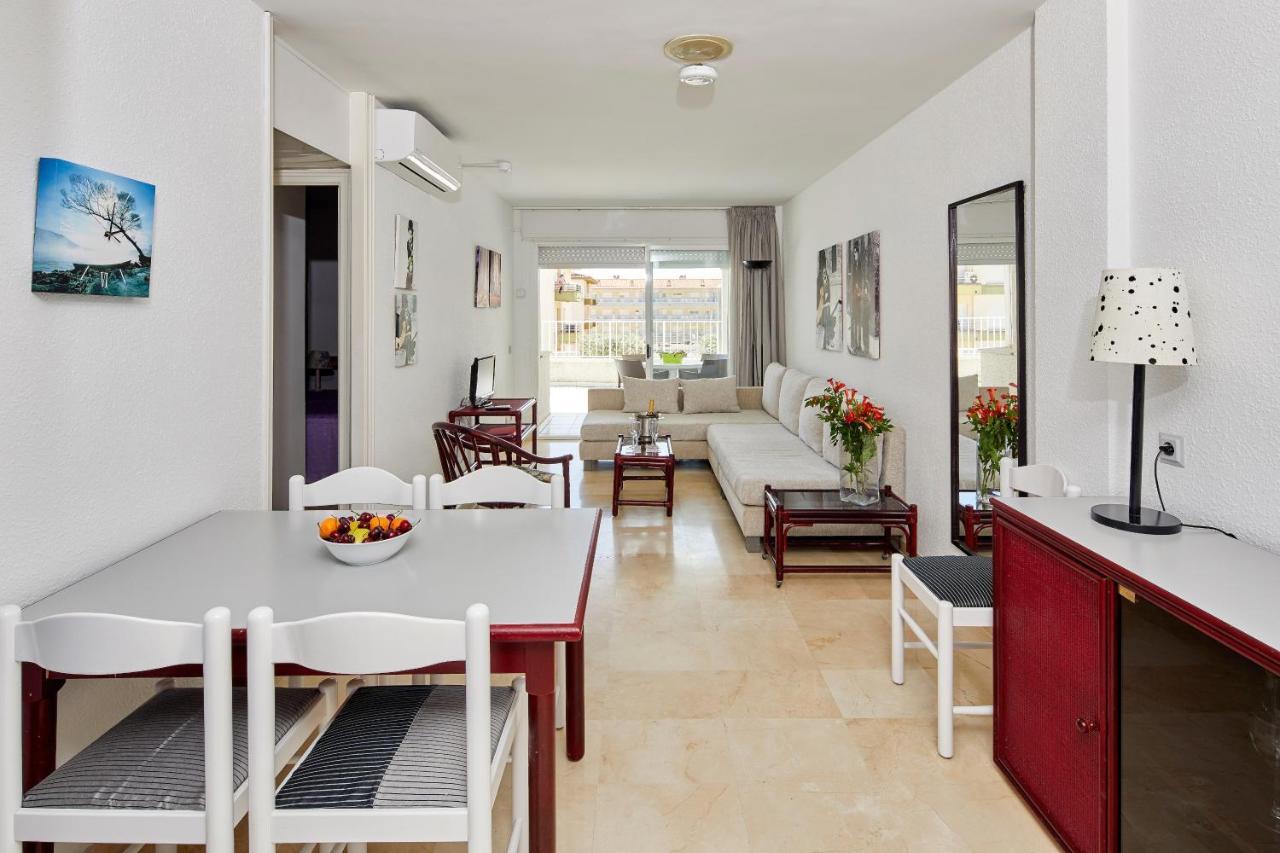 ל'אסטרטיט Apartamentos Centremar מראה חיצוני תמונה